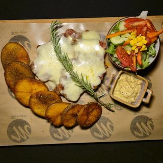 Stek wieprzowy z grilla zapieczony serem