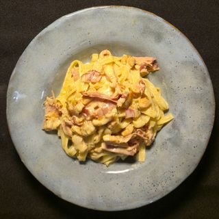 Tagliatelle z kurczakiem z szynką parmeńską