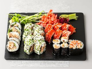 GRILL SALMON SET (28 kawałków)