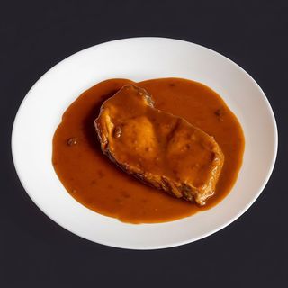 Pieczeń z karkówki w ciemnym sosie