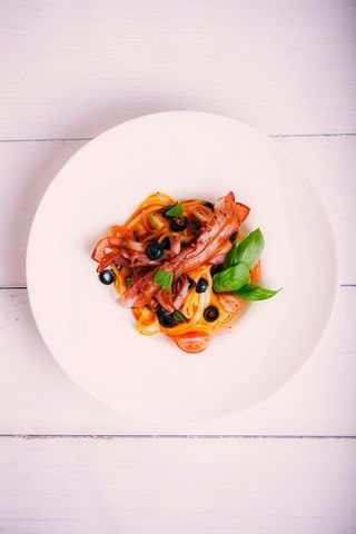 Tagliatelle z grillowanym bekonem