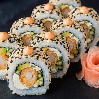 UROMAKI KREWETKA W TEMPURZE 8 SZT