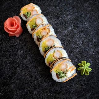FUTOMAKI KREWETKA W TEMPURZE 6SZT