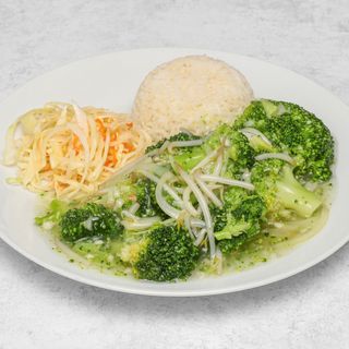 Brokuły smażone z czosnkiem po chińsku