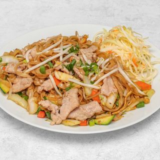 Makaron ryżowy z wieprzowiną