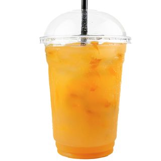 Świeżo wyciśnięty sok z pomarańczy