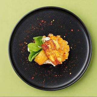 Gofr mango-chilli ze smażonym bananem