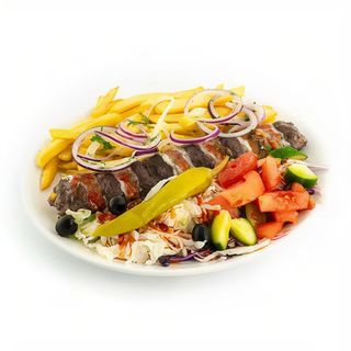 Kebab po ormiańsku na talerzu