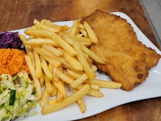 Filet z kurczaka panierowany