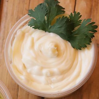 wegański majonez czosnkowy