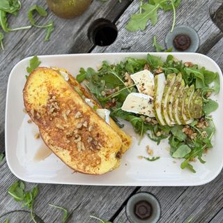 Śniadanie camembert