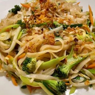 Makaron ryżowy z warzywami