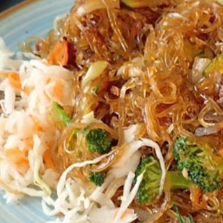 Makaron sojowy z warzywami