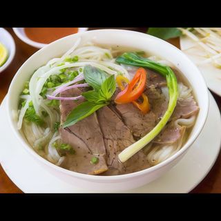 Zupa Pho z wołowiną