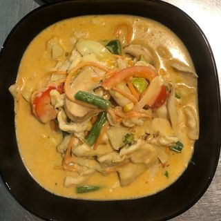 Kurczak żółtym curry