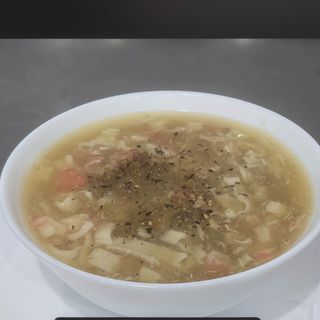 Zupa z kurczaka z pieczarkami