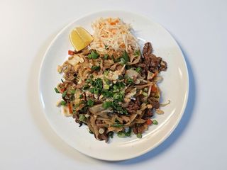Pad Thai z mixem mięs