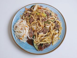 Makaron Udon z wieprzowiną