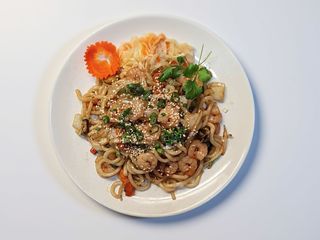 Makaron Udon z krewetkami