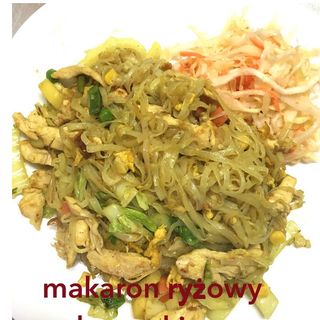 Makaron ryzowy  z warzywami