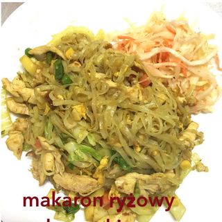 Makaron ryzowy z kaczką