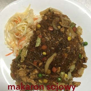 Makaron sojowy z warzywami