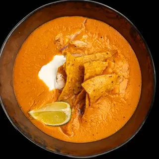 Sopa Azteca z szarpanym kurczakiem