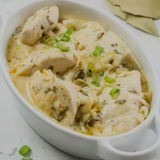 Potrawka z kurczaka w sosie śmietanowo-warzywnym