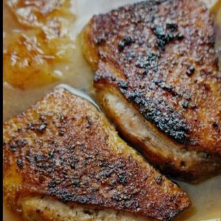 Noga/pierś z kaczki w sosie własnym 