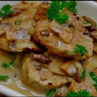 Poledwiczki wieprzowe w sosie grzybowym