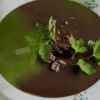 Czarnina na bogato z szarymi kluskami