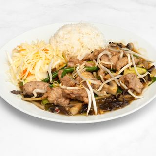 Cielęcina z grzybami i bambusem