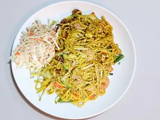 Makaron chiński z krewetkami