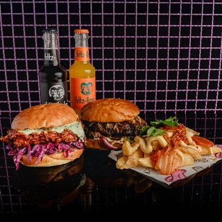 Zestaw 2x Burger + Duże Frytki + 2x Fritz