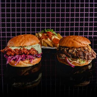 Zestaw 2x Burger + Duże Fryty