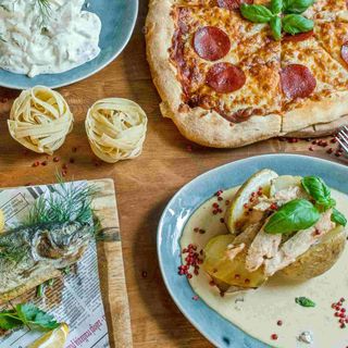 Ziemniak pieczony z polędwiczką z kurczaka w sosie podgrzybkowym 450g