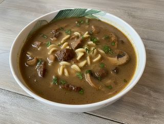 Zupa grzybowa z makaronem