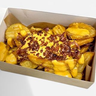 Łódeczki z sosem serowym i bekonem