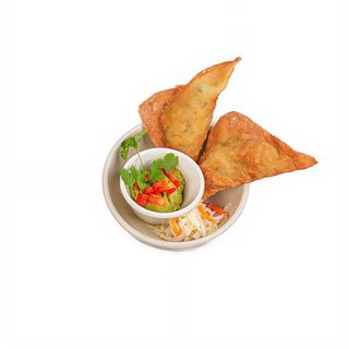 Banh Goi dip avocado