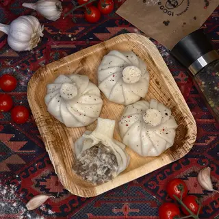PIEROGI - Chinkali z pieczarkami i serem (4 szt. ok. 500 g)