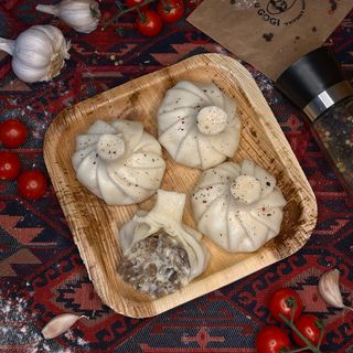 PIEROGI - Chinkali z pieczarkami i serem (4 szt. ok. 500 g)