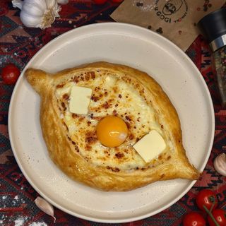 Chaczapuri adjarskie 