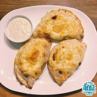 Piecuchy z pieczarkami i serem gouda 2 szt