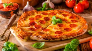 Pizza mała z salami 24cm