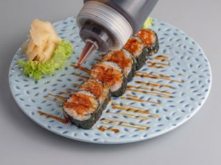 Shimayo nori maki z tatarem z łososia I krewetką w tempurze 6szt