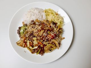 Kurczak smażony z sezamem