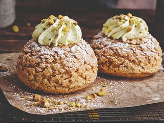 Ptyś o smaku pistacjowym