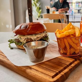 BURGER GREEK