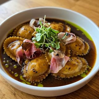 RAVIOLLI Z CIELĘCINĄ