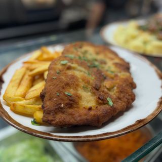 Kotlet schabowy + ziemniaki + kapusta